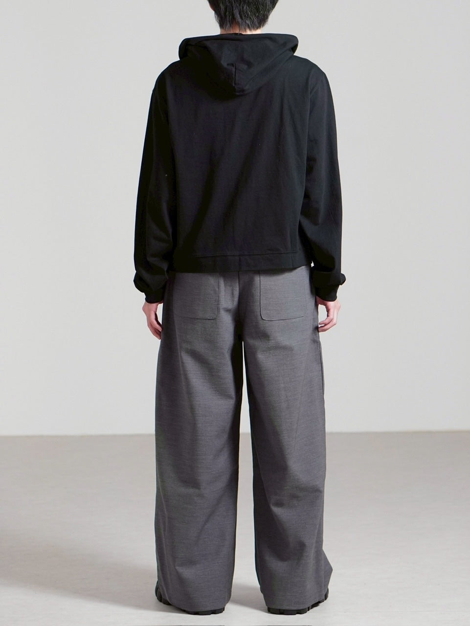 受注制【Chikashitsu +】light touch cropped hoodie / 【チカシツプラス】 ライトタッチクロップドパーカー (3color)