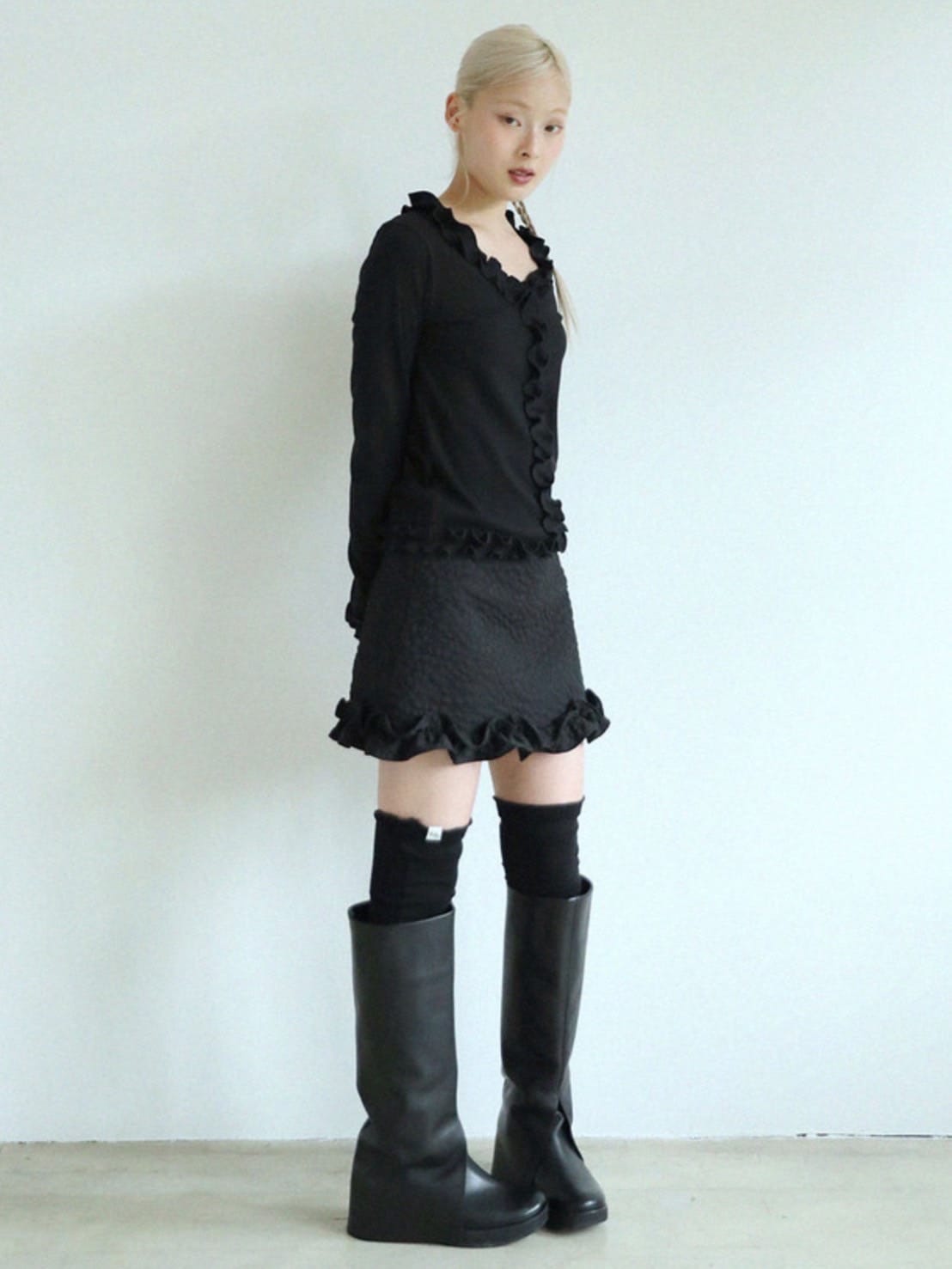 12/21 20:00 再販【Uglyshadow】RUFFLE RIBBED T-SHIRT