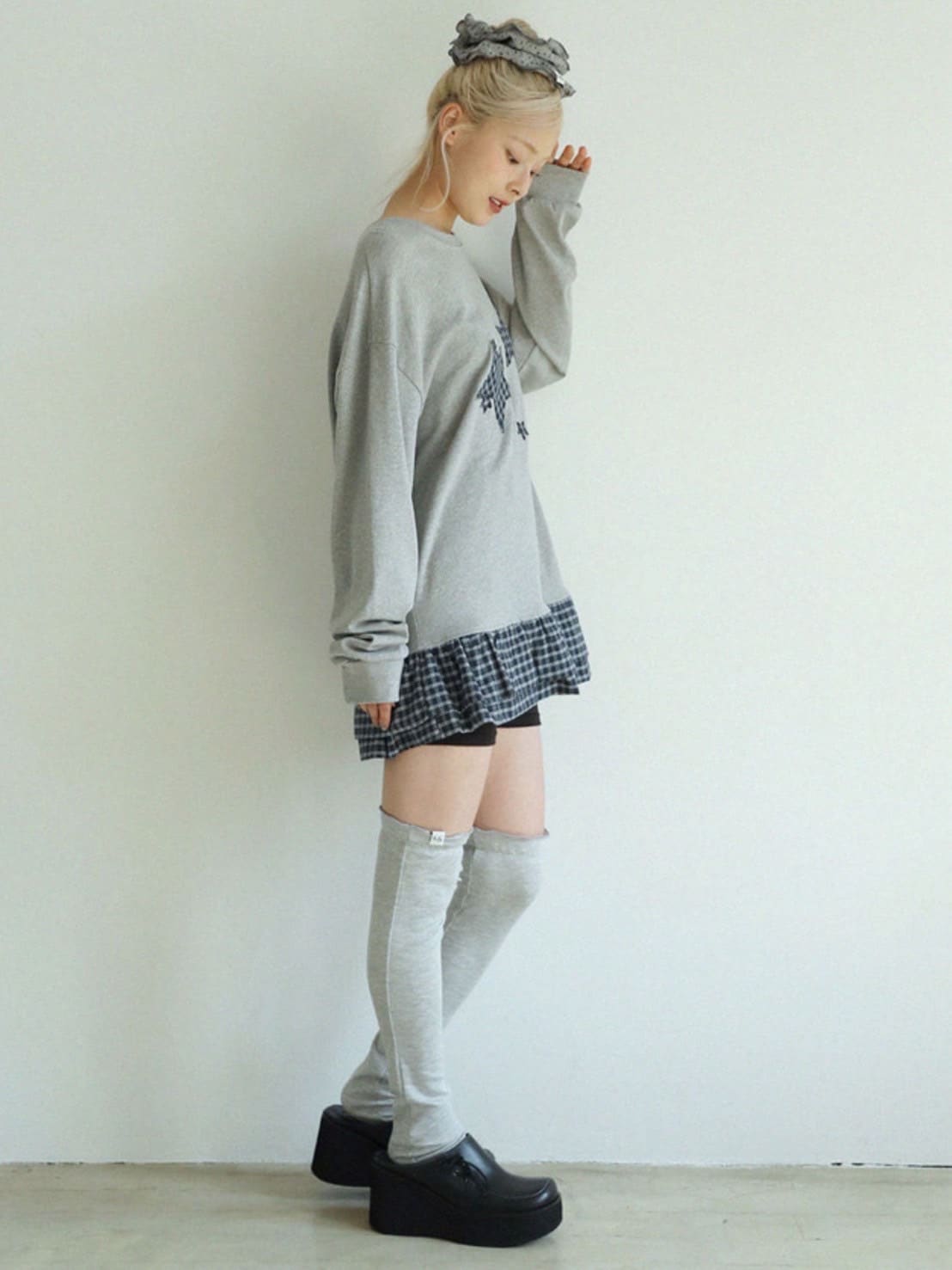 12/21 20:00 再販【Uglyshadow】STAR FRILL LONGSLEEVED T-SHIRT