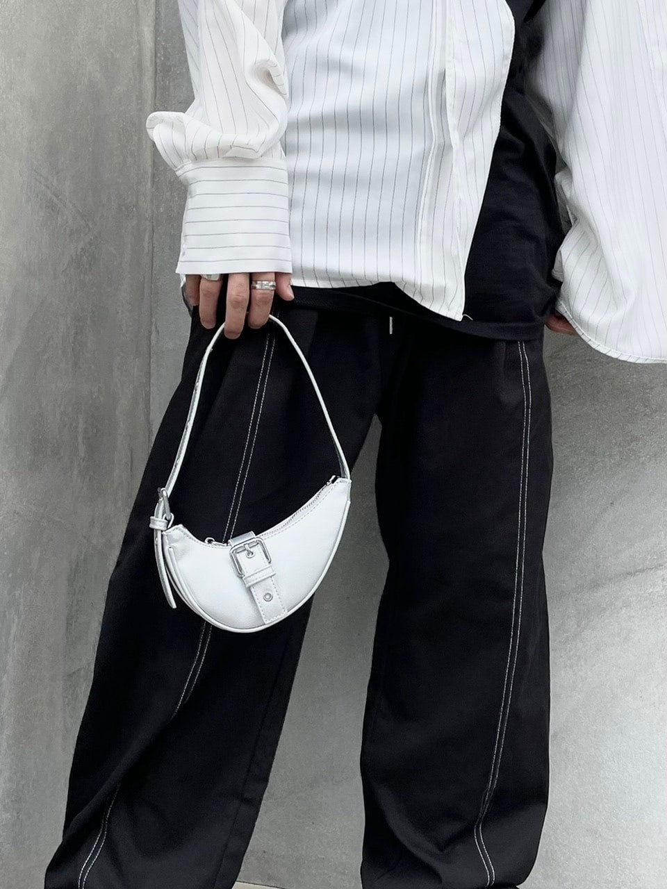 受注制【Chikashitsu +】curve belt bag (3color)