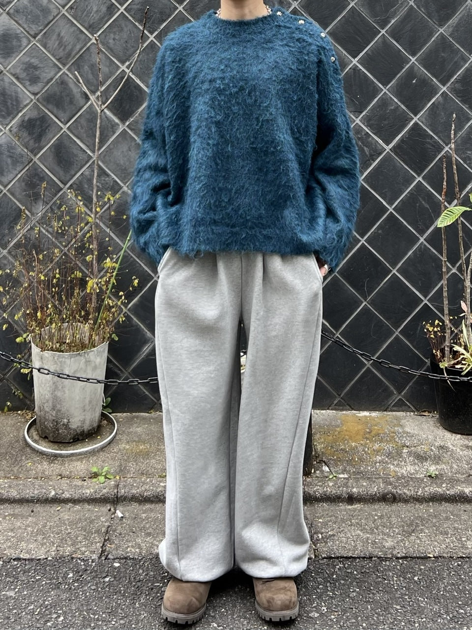 【Chikashitsu +】half off shoulder button knit (3color)