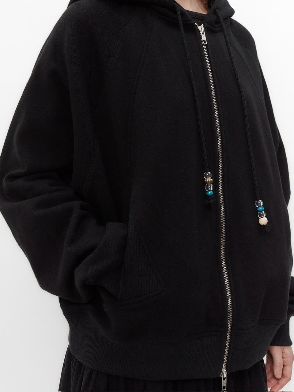 【TUOMIO】STRING CHARM HOOD ZIP-UP