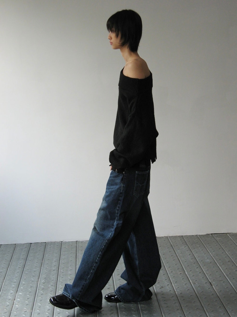 【ROCK CAKE】Off Shoulder Damaged Knit