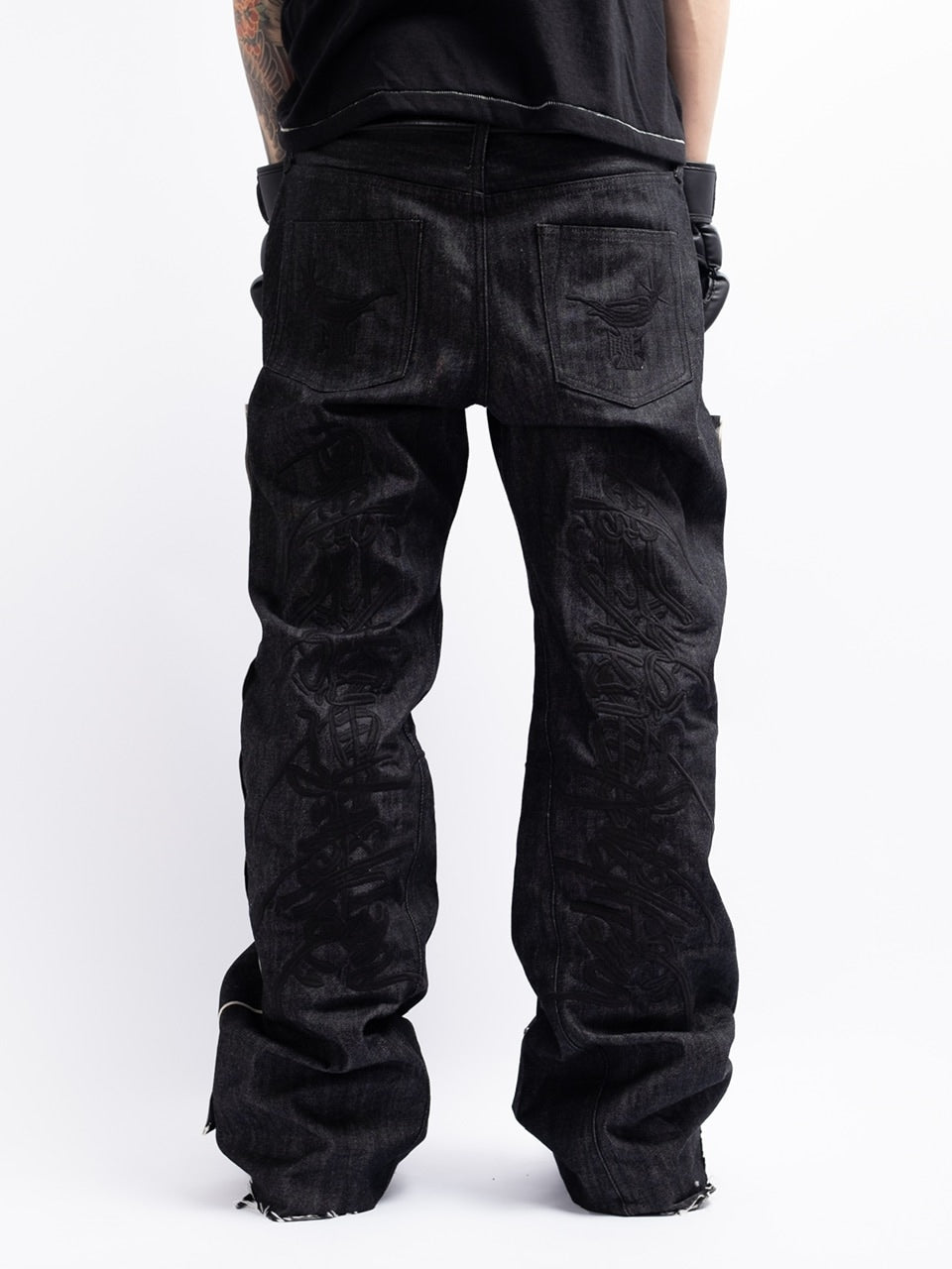 【F.V.V.O】RED SELVEDGE EMBROIDERED RAW DENIM JEANS