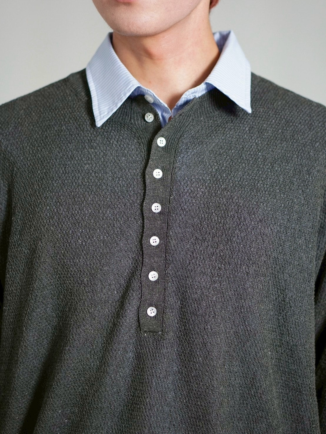 【Chikashitsu +】light touch henry neck knit / 【チカシツプラス】ライトタッチへンリーネックニット (3color)