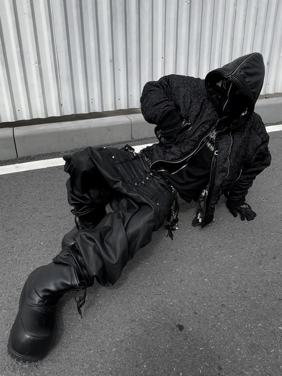 【UNIZ】8 Backs J-Cut Pants / 【ユニズ】ダーティーライクレイヤードバルーンデニムパンツ