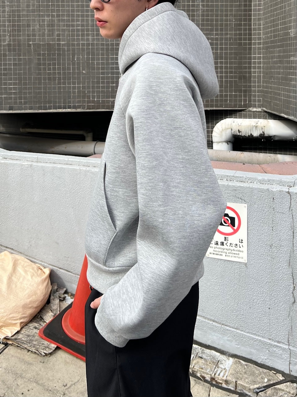 東京店WEB限定受注制【Chikashitsu +】cropped zip hoodie / 【チカシツプラス】クロップドジップフーディー (2color)
