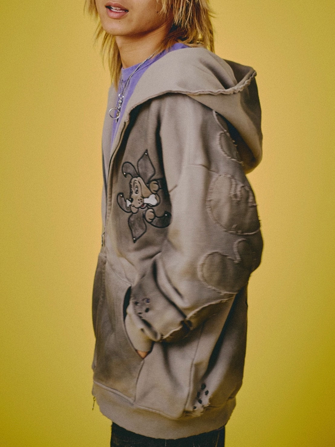 【GALFY】ぼろぼろロゴ百合の紋パーカー