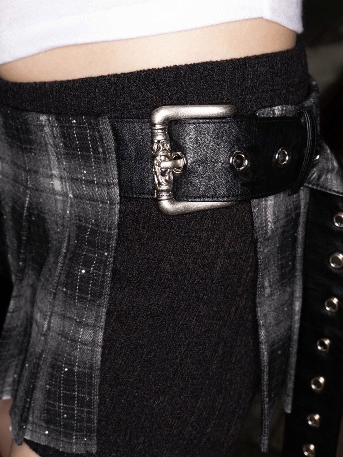 1/2 20:00発売【CHERRYQUIRI】gothic cross pleats belt