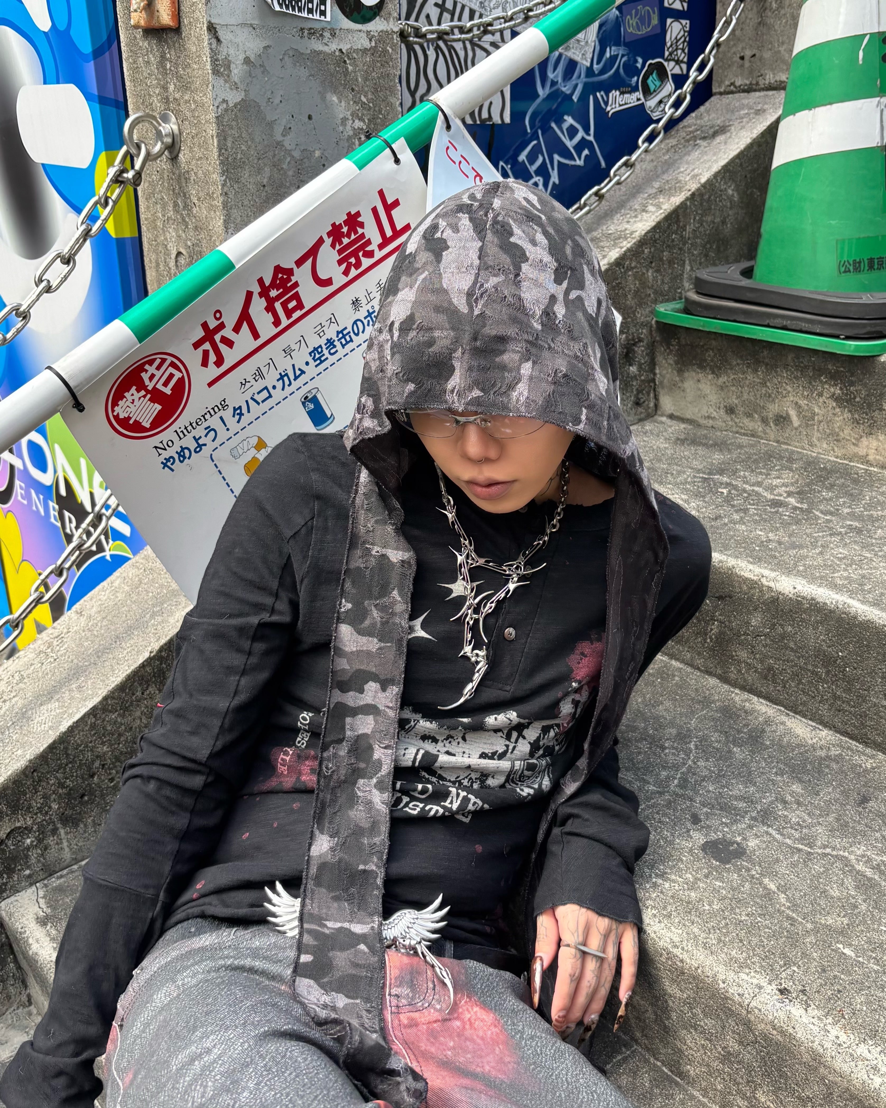 国際配送【Never mind the XU】paint graphic henley long sleeve
