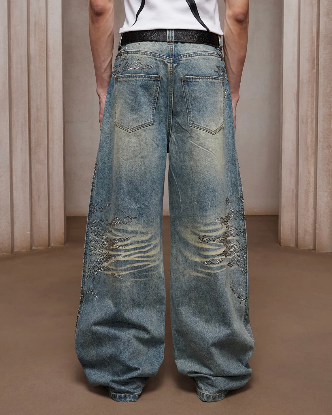【DND4DES】Rhinestone Dirty Wash Denim Pants