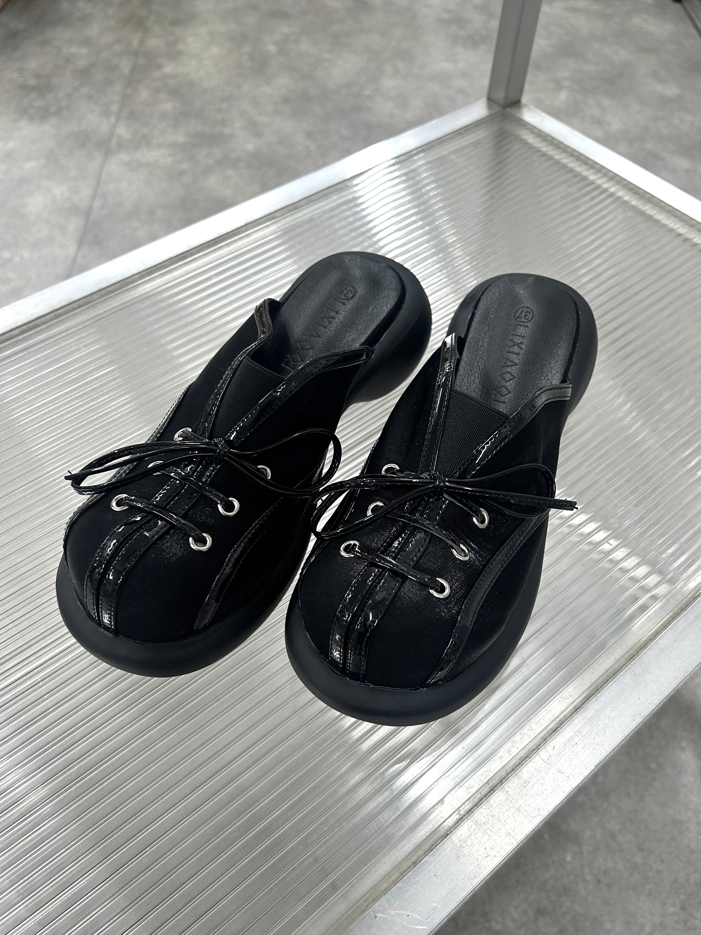 5/29 20:00発売 国際配送【Nerd out XU】ribbon round pumps