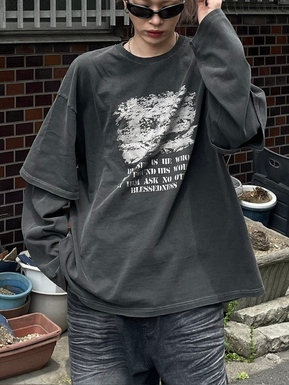 【Chikashitsu +】layered graphic long sleeve (2color) / 【チカシツプラス】レイヤードグラフィックプリント長袖Tシャツ