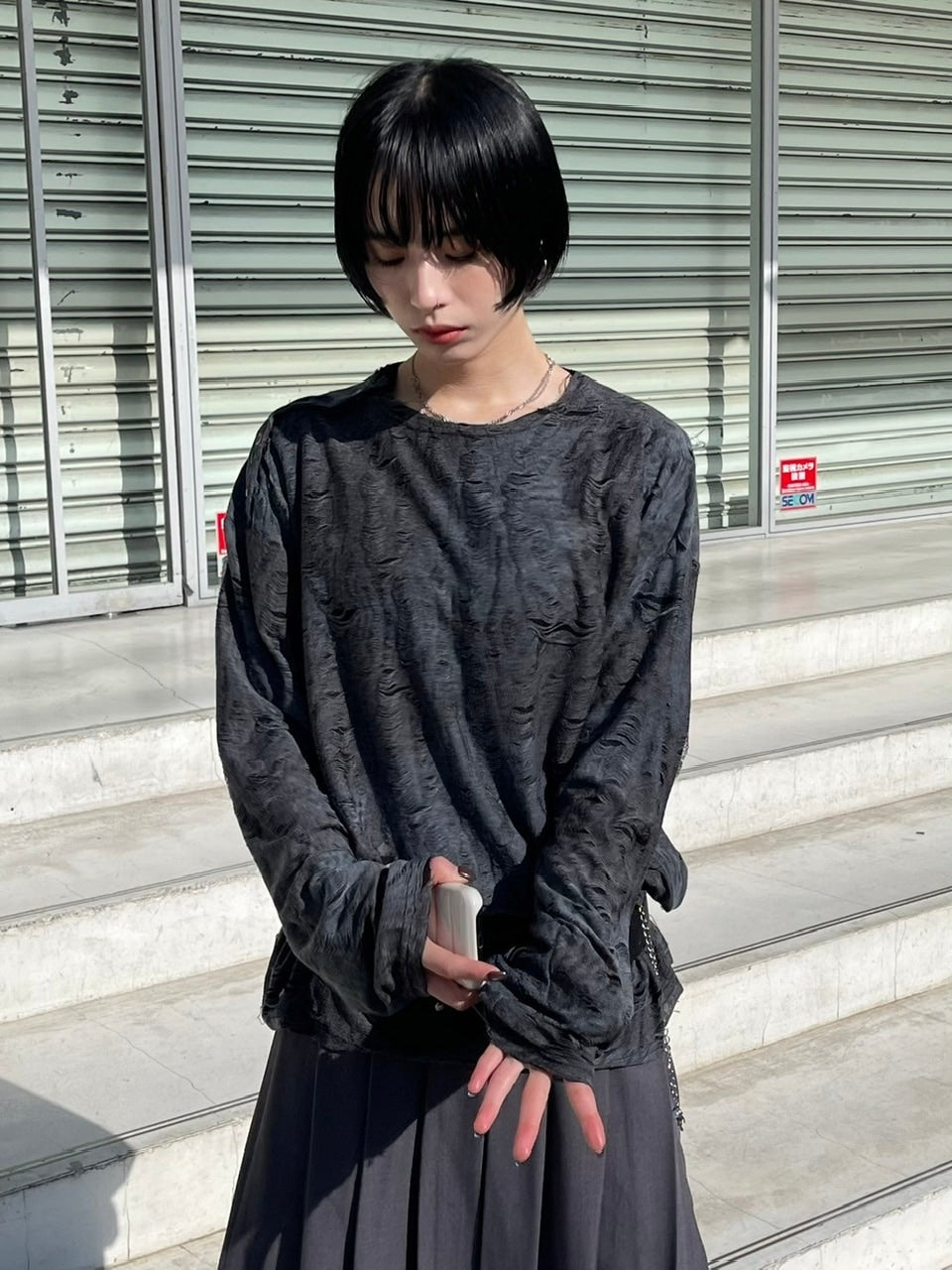 受注制【Chikashitsu +】shoulder button grunge knit (2color)