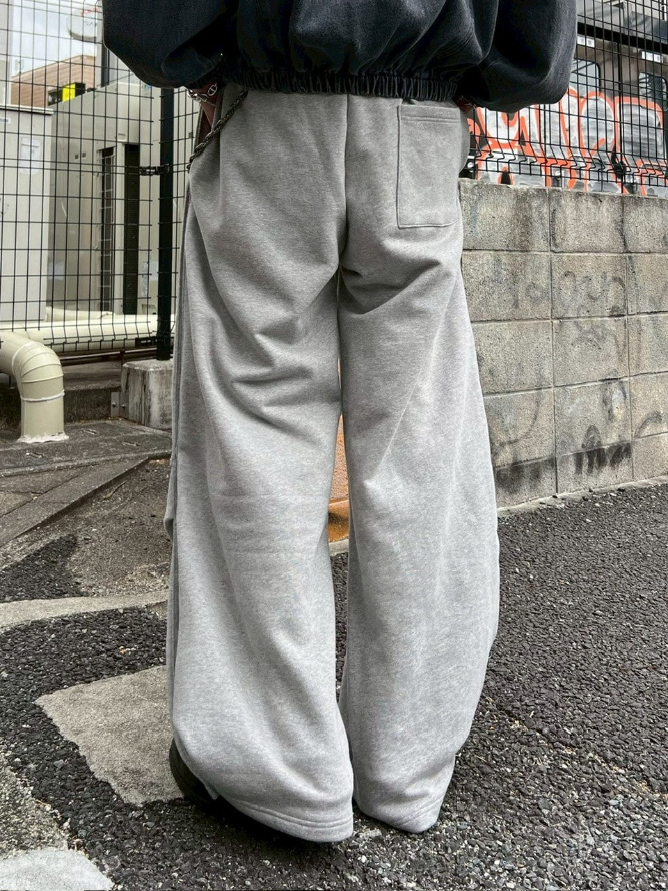 受注制【Chikashitsu +】side snap button sweat pants (2color)