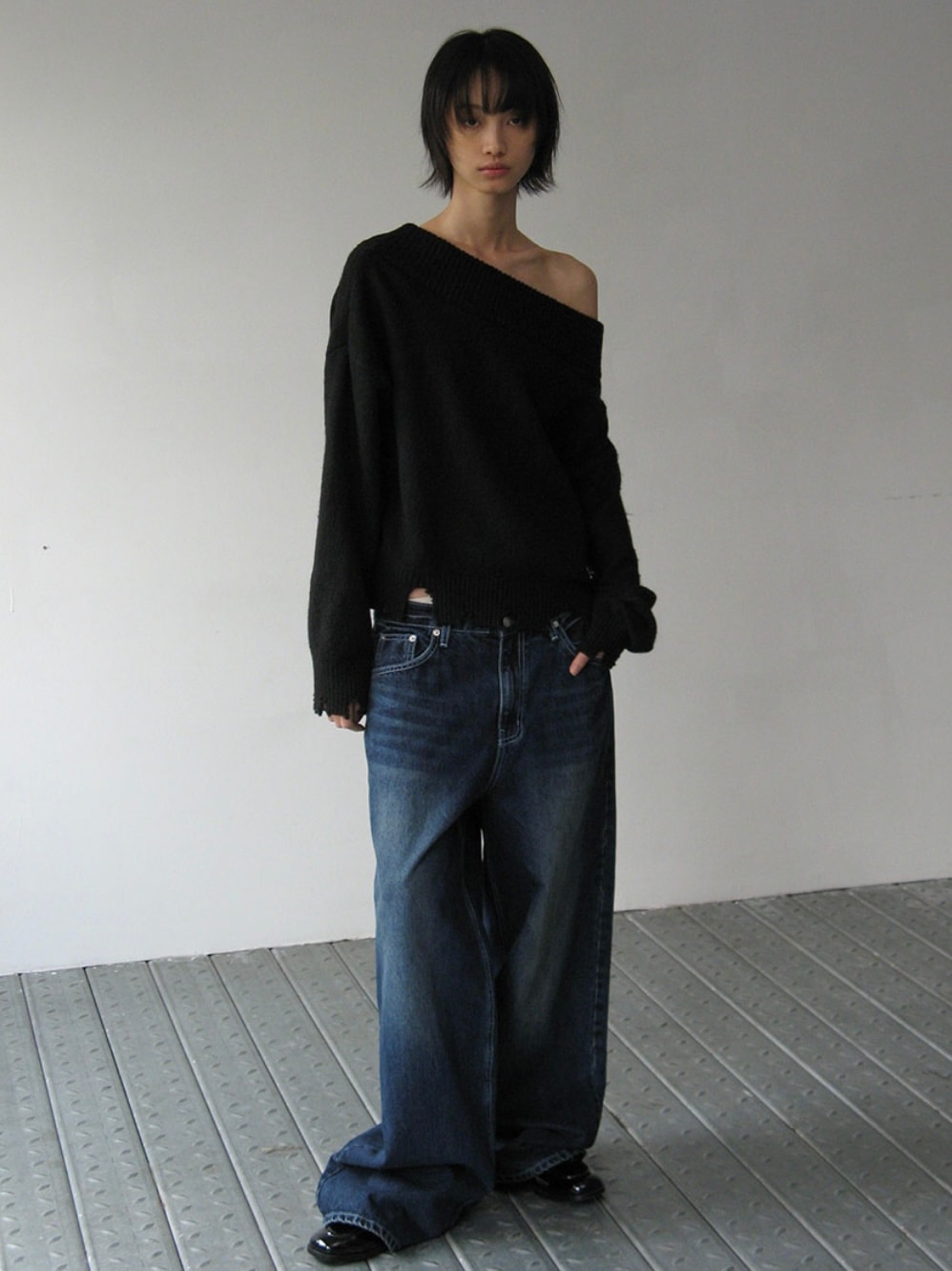 【ROCK CAKE】Off Shoulder Damaged Knit