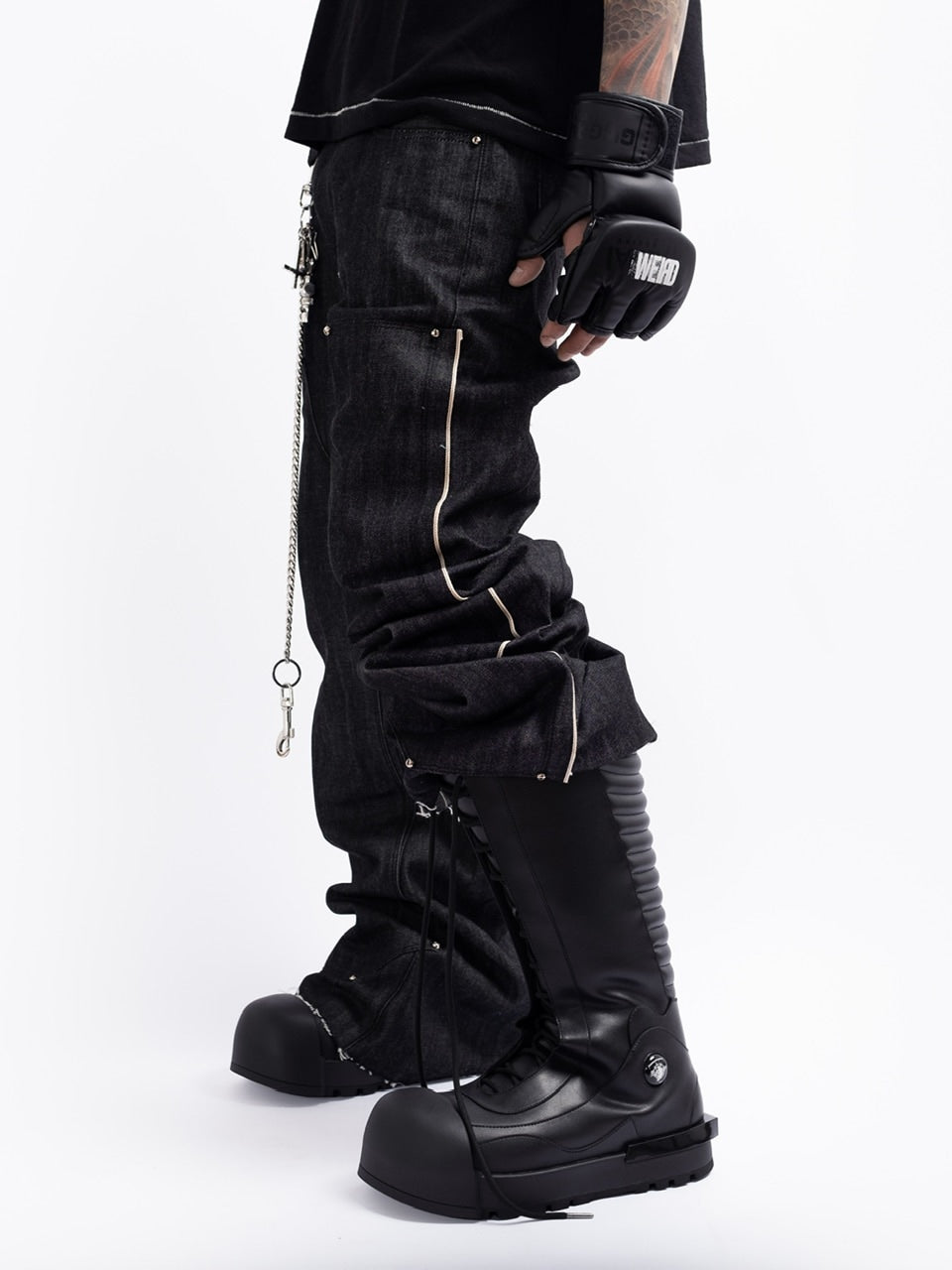 【F.V.V.O】RED SELVEDGE EMBROIDERED RAW DENIM JEANS