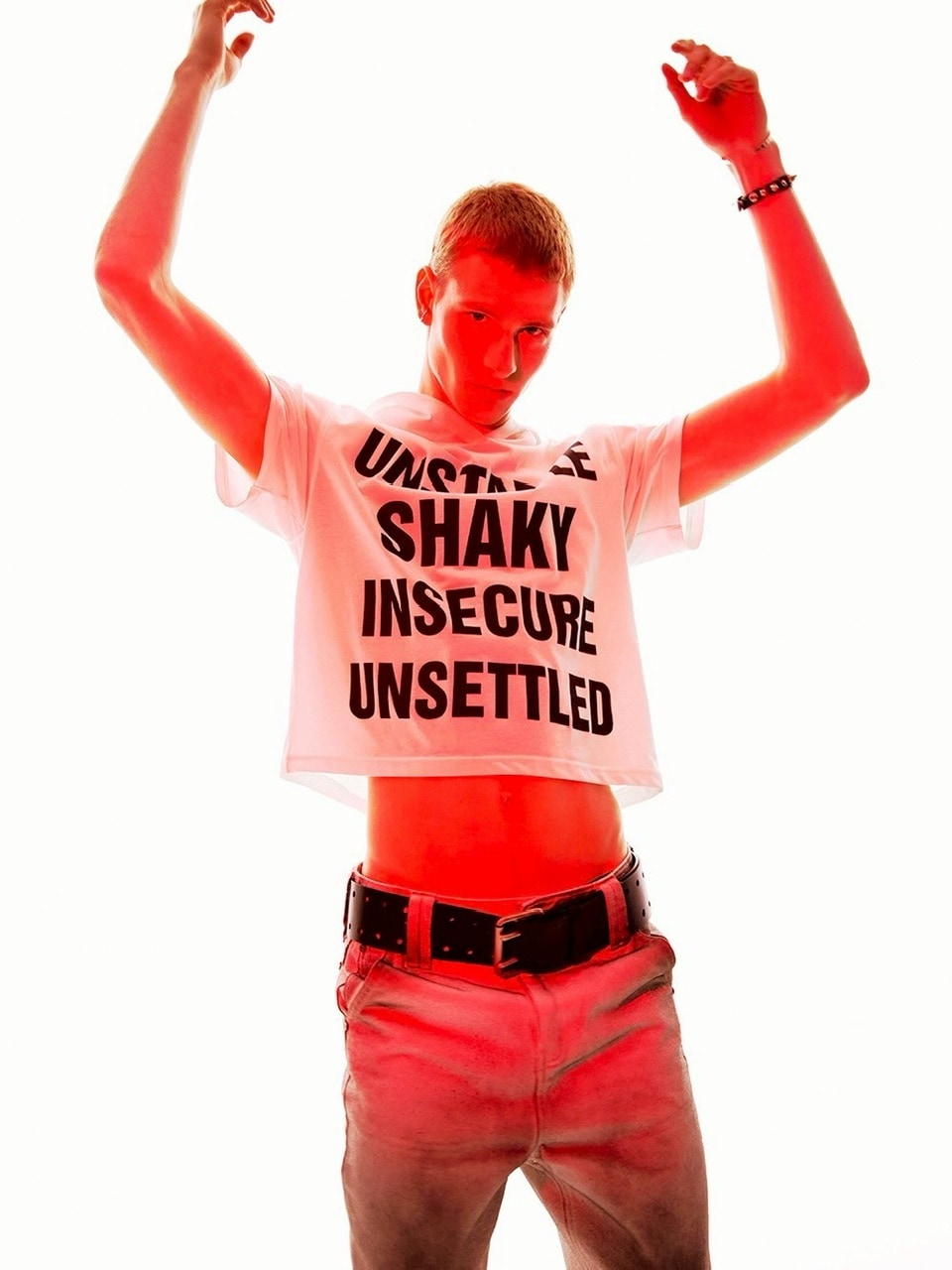 【ESC STUDIO】quadruple shaky hoodie / 【イーエスシーステュディオ】クアドルプルシャイキーロゴフード付き半袖Tシャツ