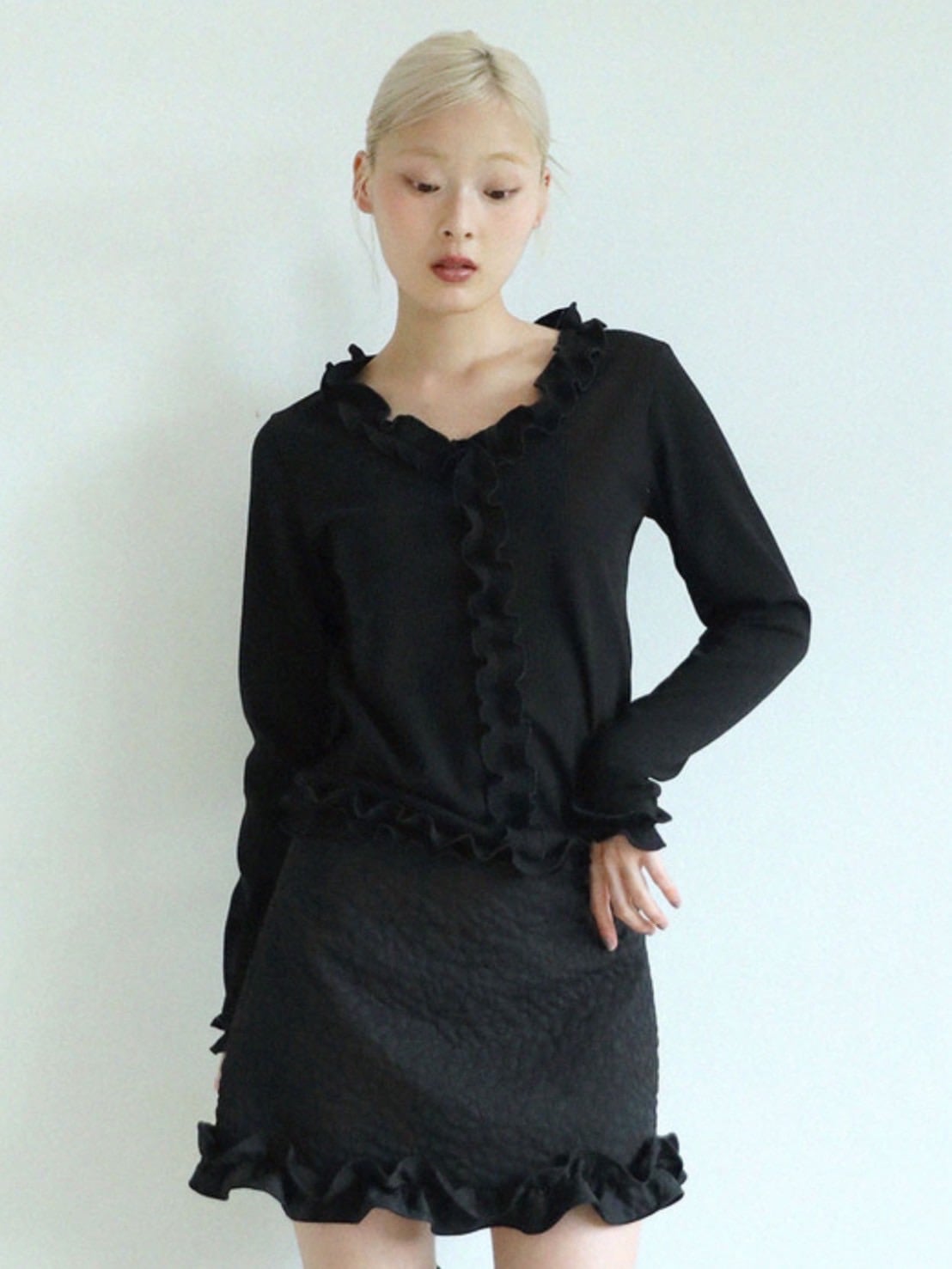 12/21 20:00 再販【Uglyshadow】RUFFLE RIBBED T-SHIRT