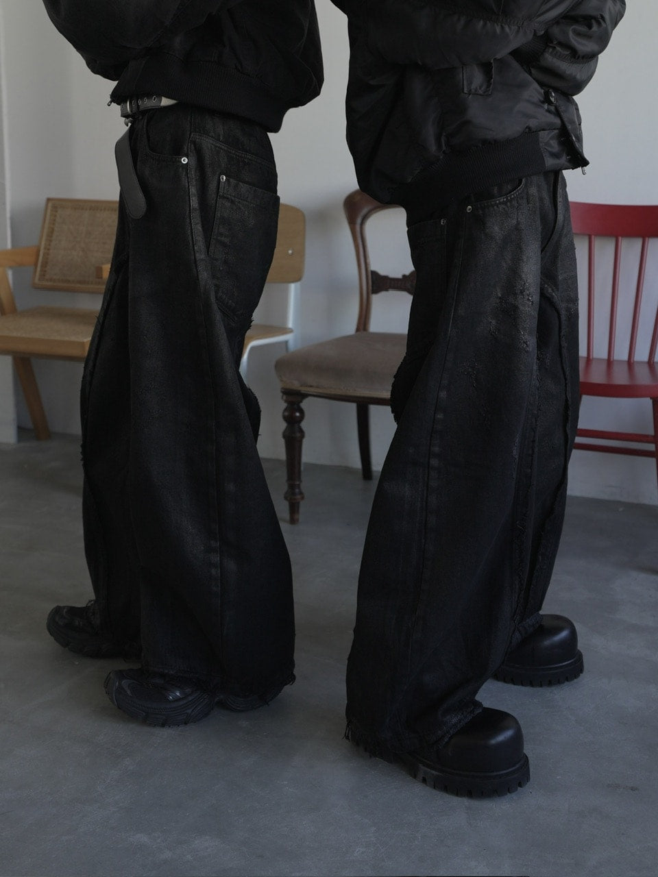 【CHIKASHITSU PLUS HIGH】Washed coating denim pants