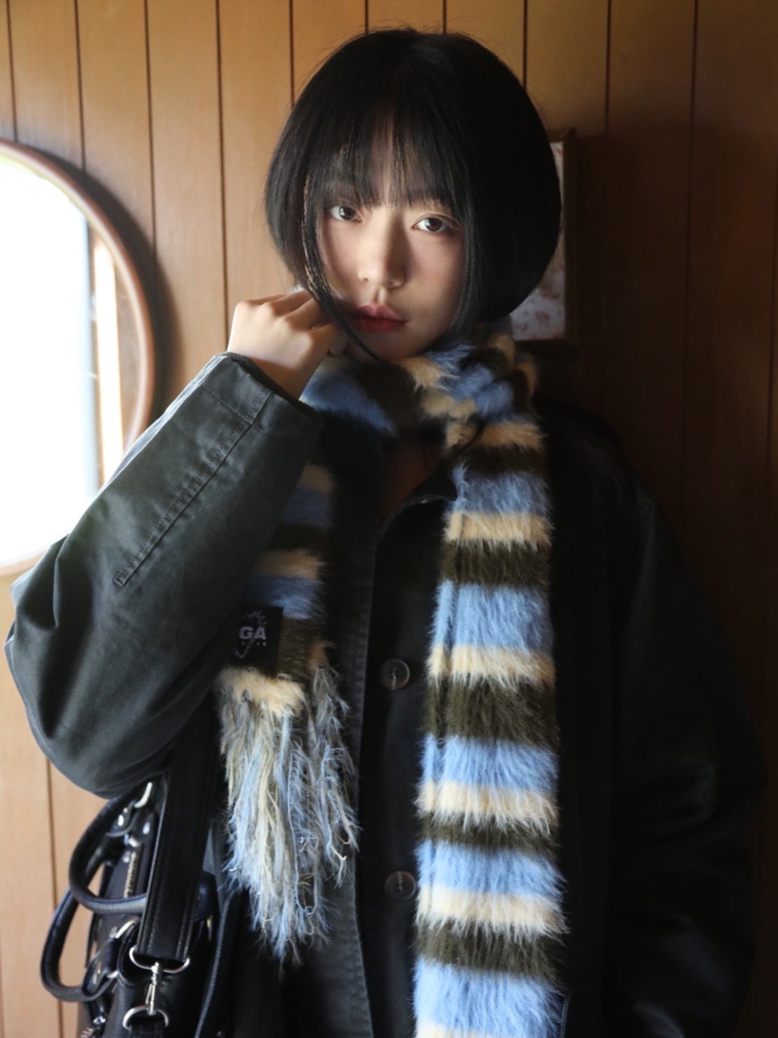 【IUGAMAKARAS】Striped Hairy Bold Muffler