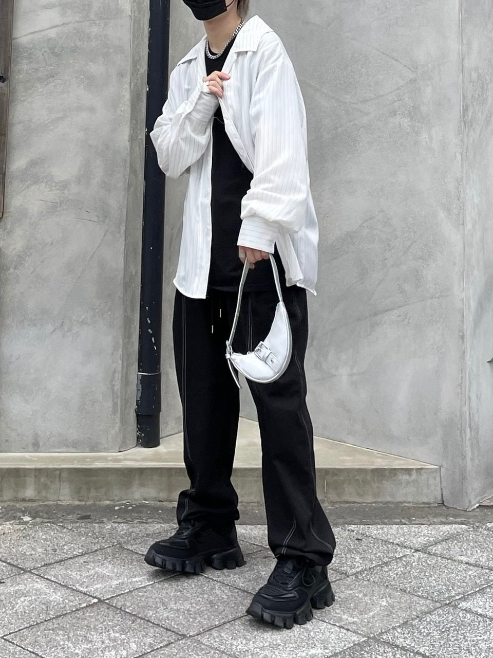 受注制【Chikashitsu +】curve belt bag (3color)