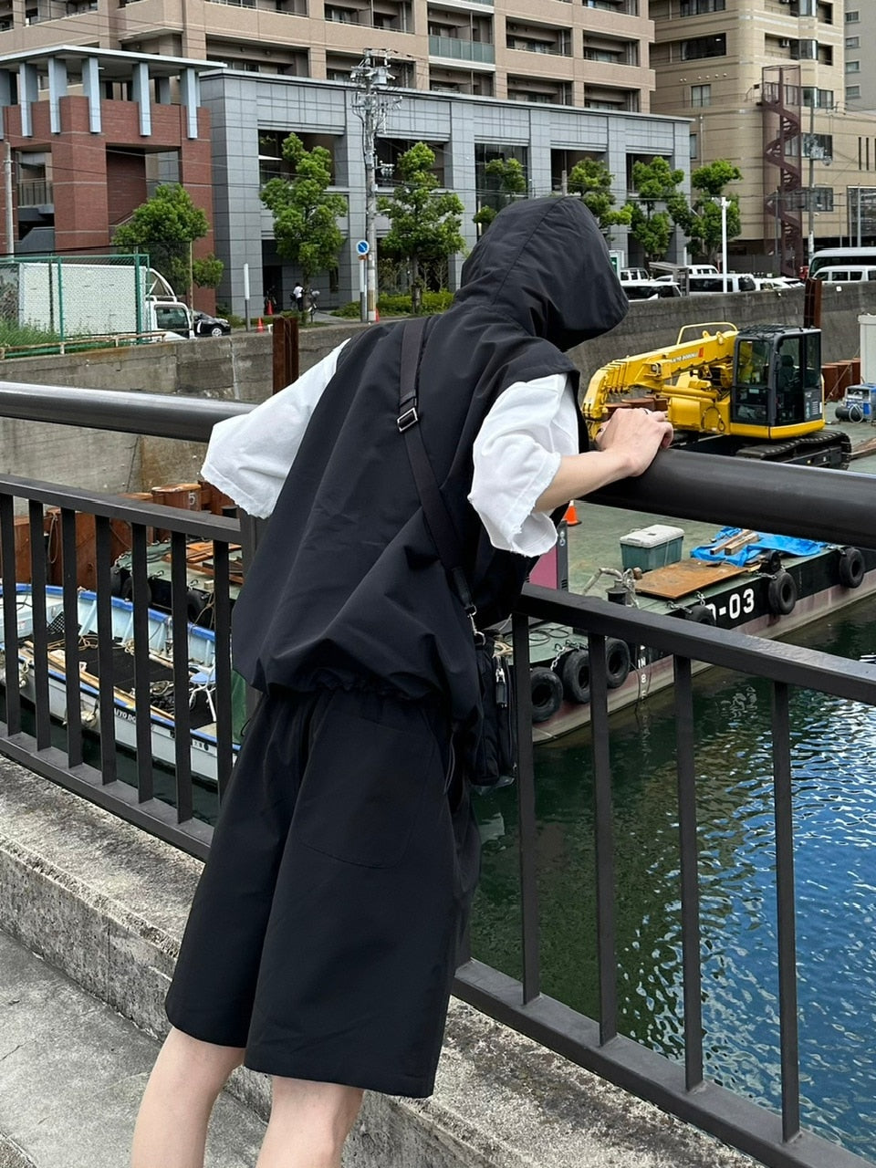 大阪店WEB限定受注制【Chikashitsu +】nylon hood vest (2color)