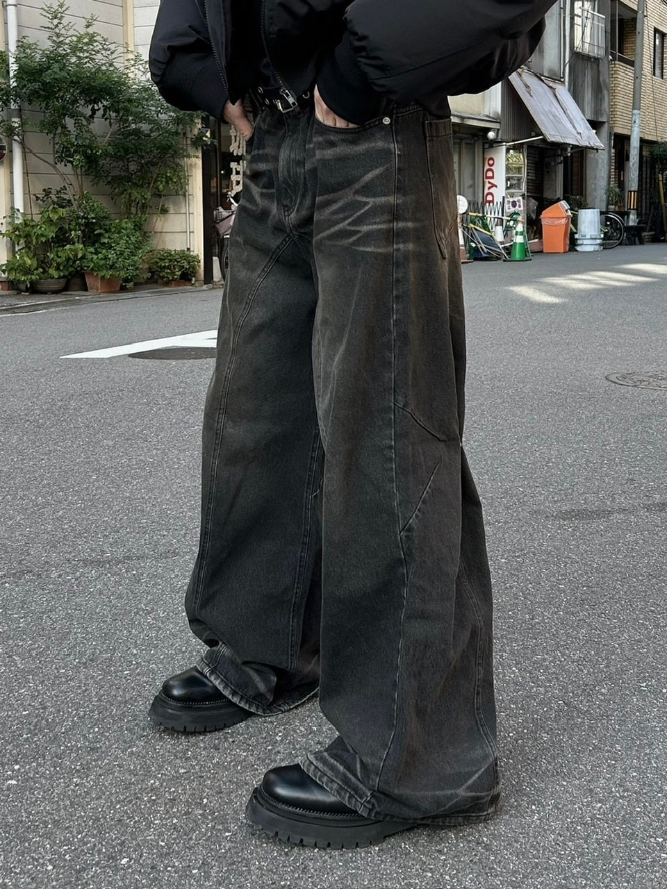 大阪店WEB限定受注制【Chikashitsu +】back snap wide flare denim pants (2color)