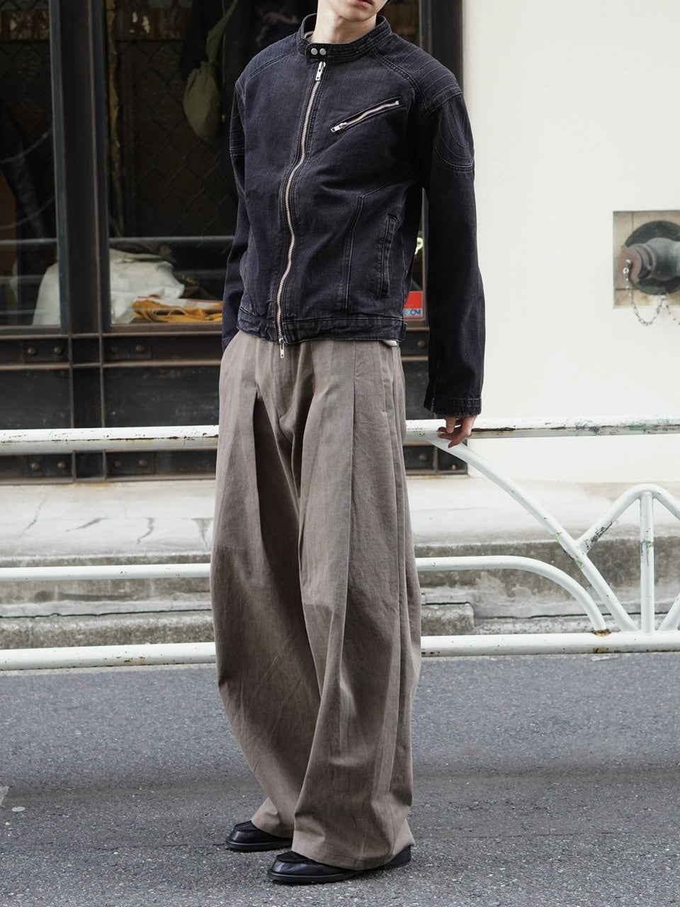 東京店WEB限定受注制【Chikashitsu +】deep tuck cotton wide slacks (3color)
