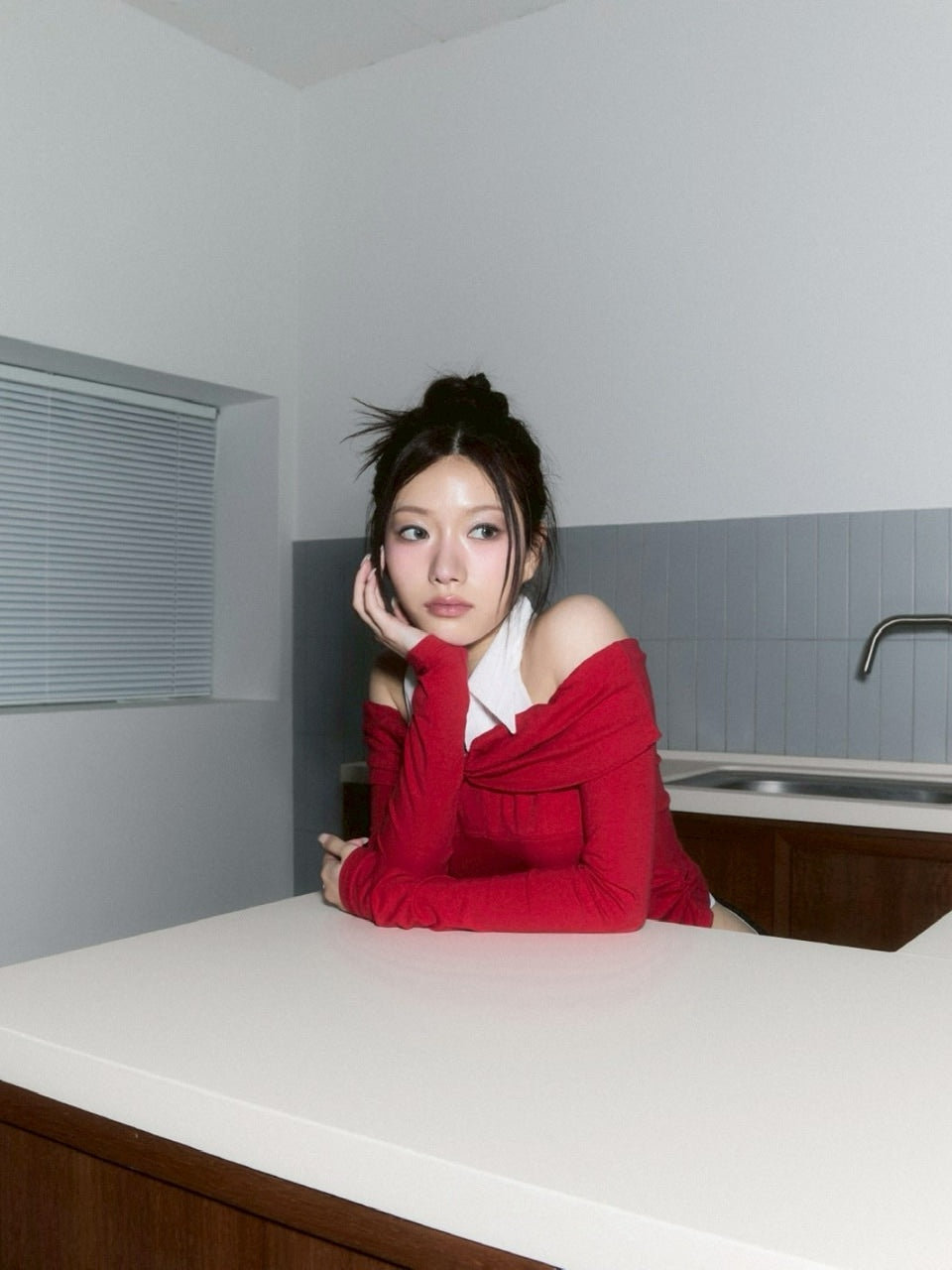 【CHERRYQUIRI】shirts layered off shoulder top