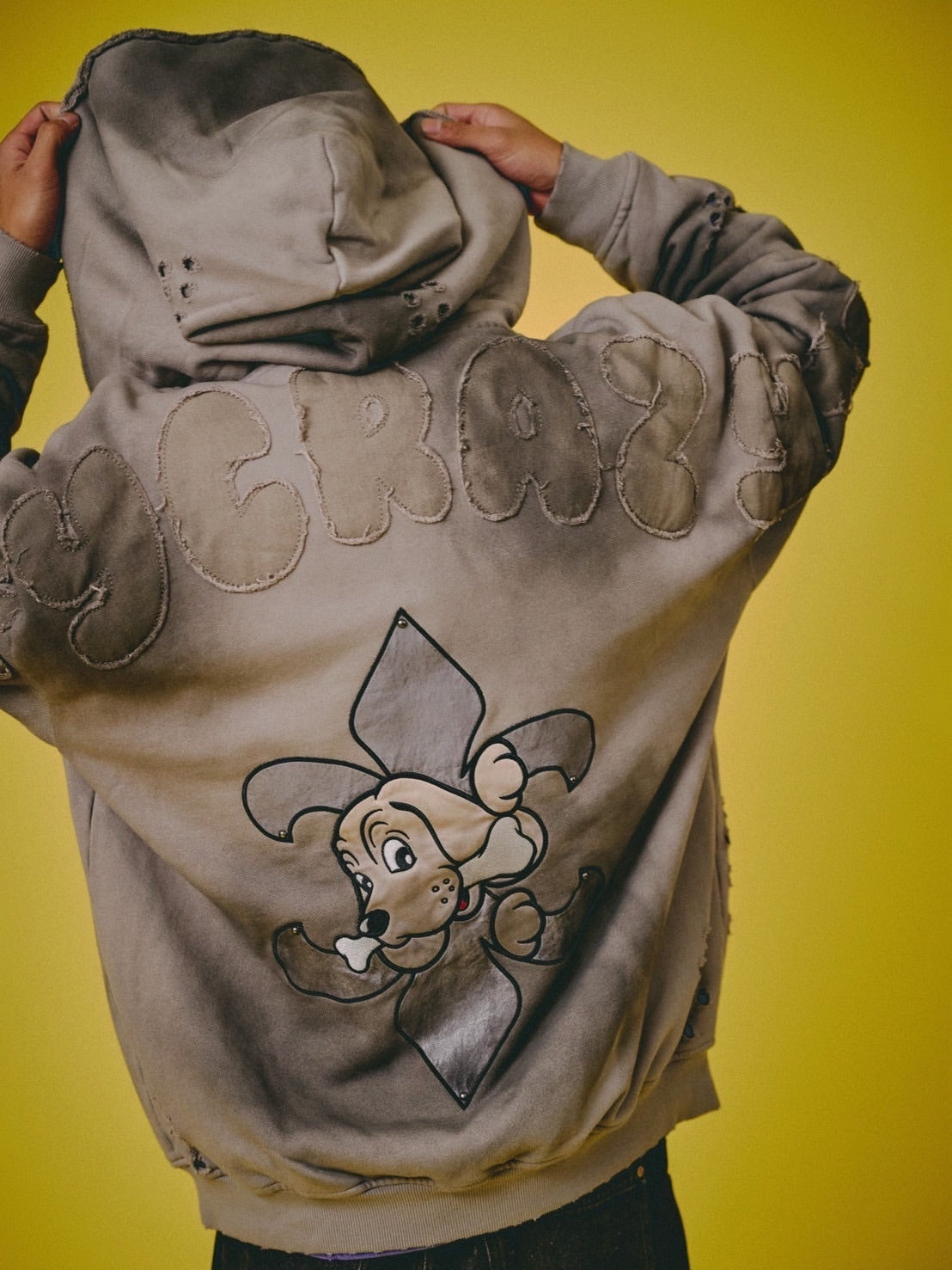 【GALFY】ぼろぼろロゴ百合の紋パーカー