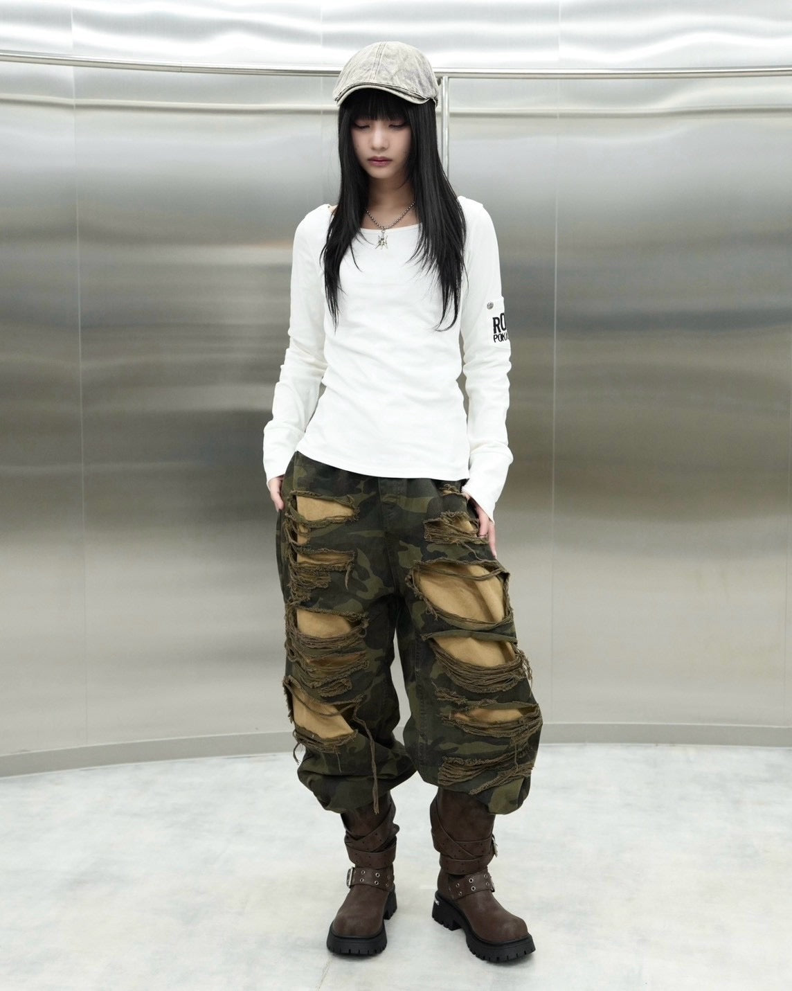 受注制【Never mind the XU】Back graphic slim top (2color)