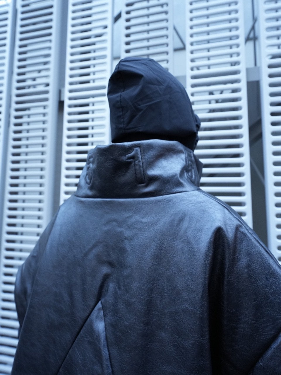 【DIG YOUR OWN GRAVE】star leather vest (2color)