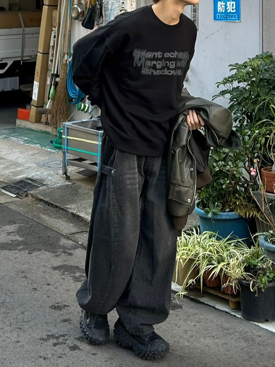 受注制【Chikashitsu +】side snap balloon denim pants (2color)
