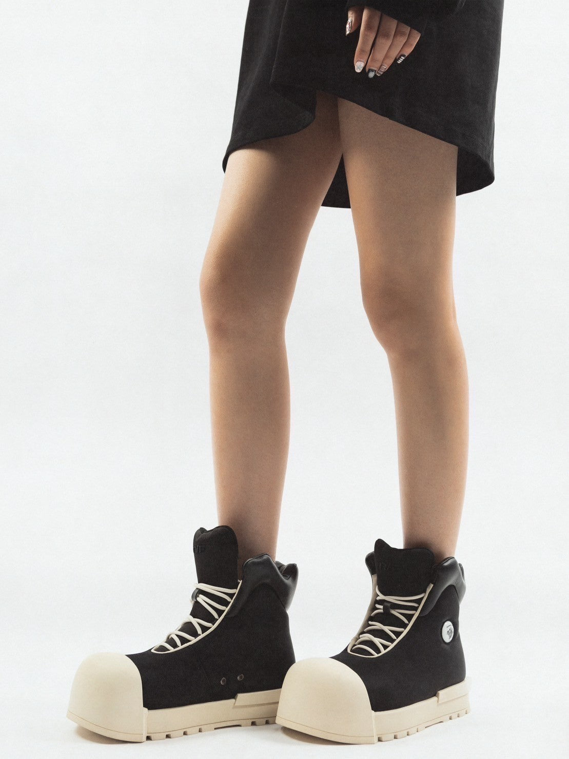 【F.V.V.O】THICK SOLED HIGH TOP BOOTS / 【フリーワールドオーダー(エフヴィーヴィーオー)】スニーカーライクミドルブーツ