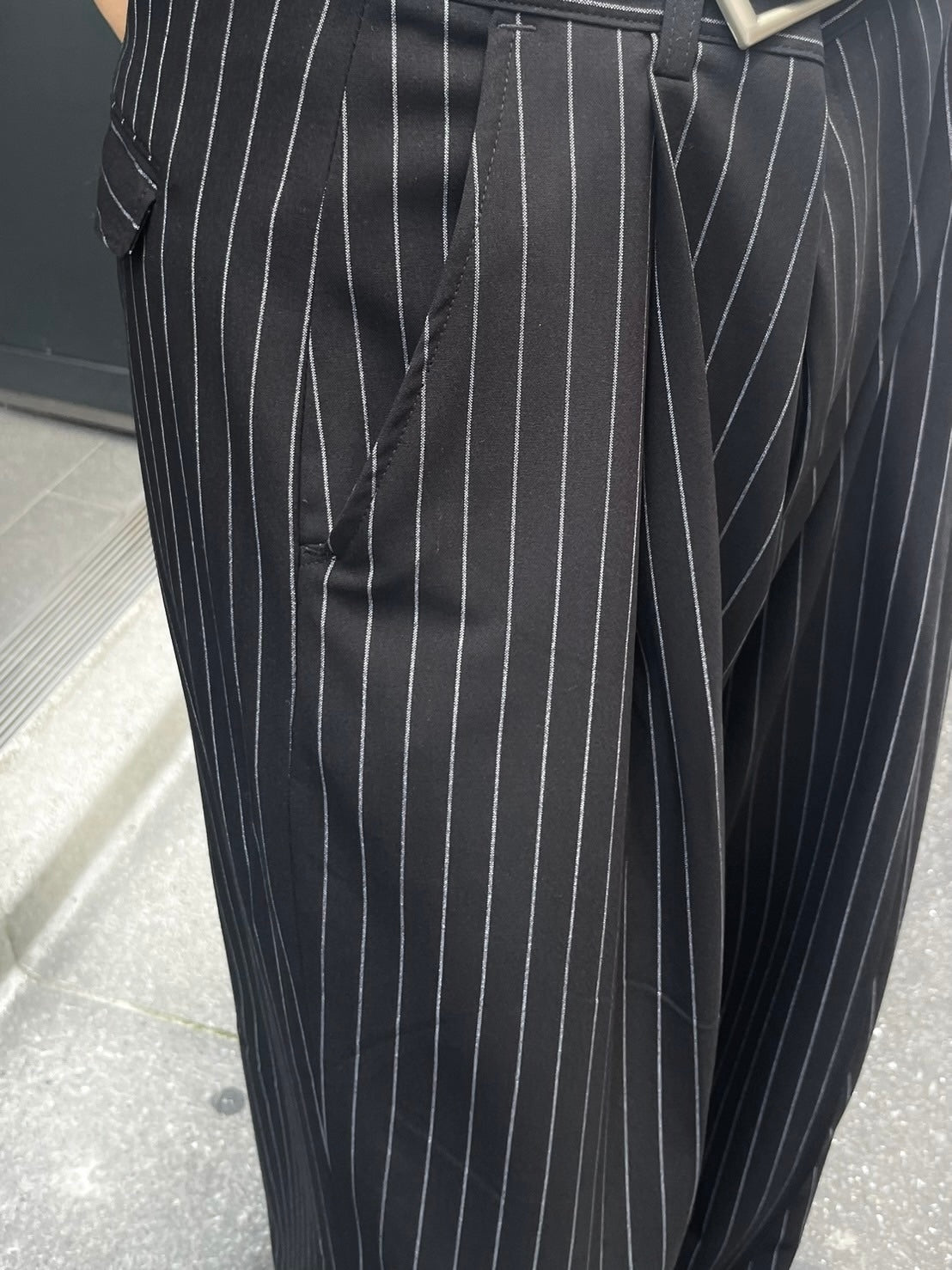 受注制【Chikashitsu +】stripe tuck slacks / 【チカシツプラス】ストライプボーダータックスラックス