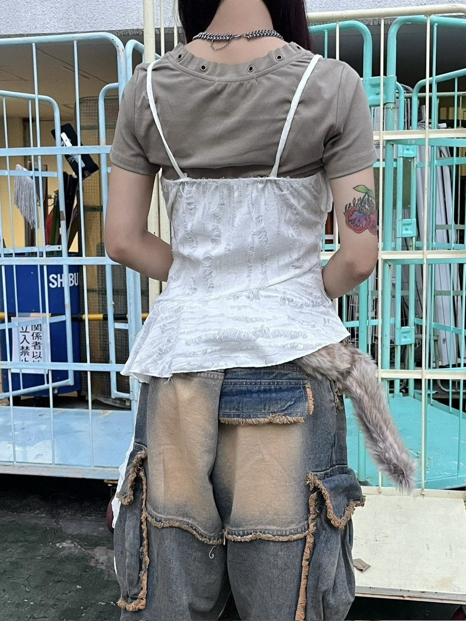 受注制【Never mind the XU】damage frill sleeveless (3color)