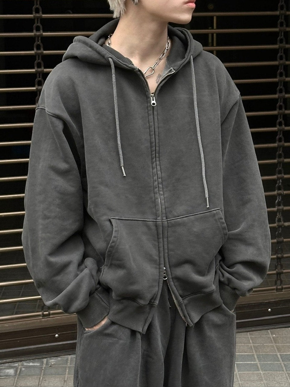 受注制【Chikashitsu +】unisex semi cropped pigment wash hoodie (4color)