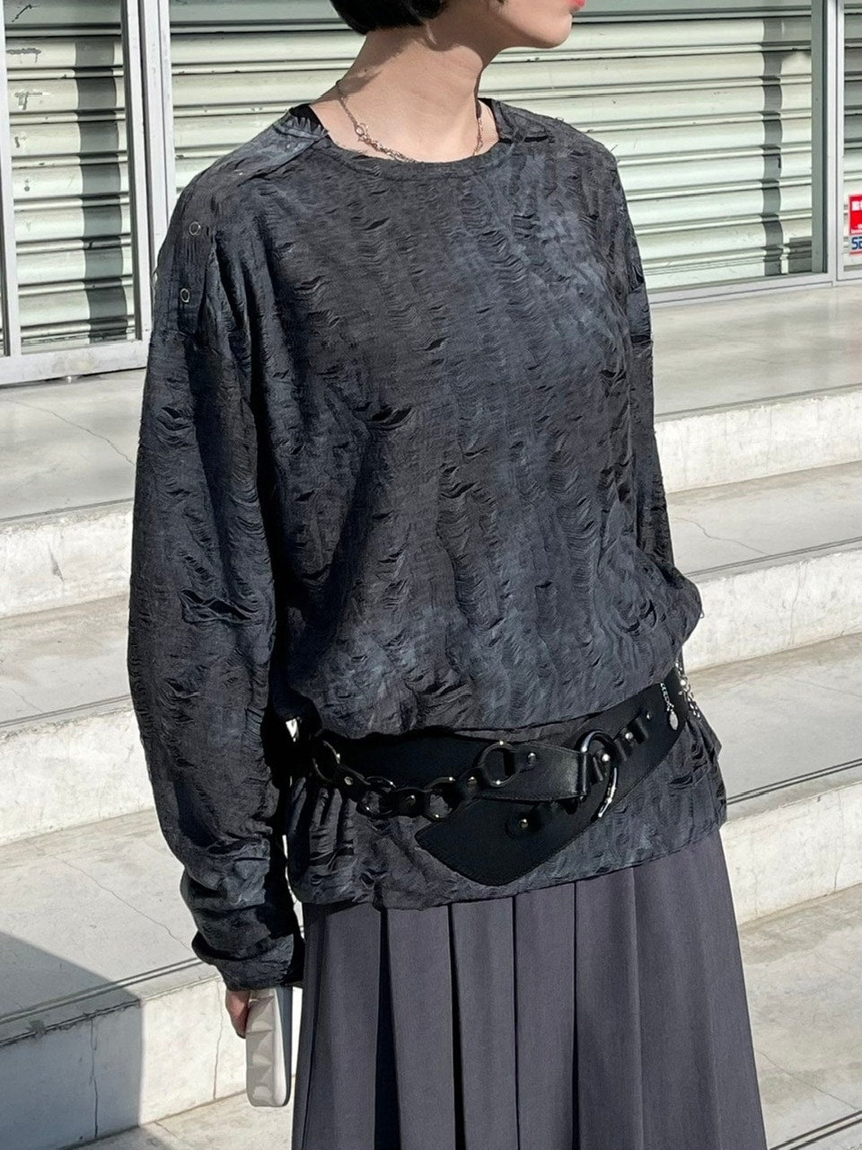 受注制【Chikashitsu +】shoulder button grunge knit (2color)