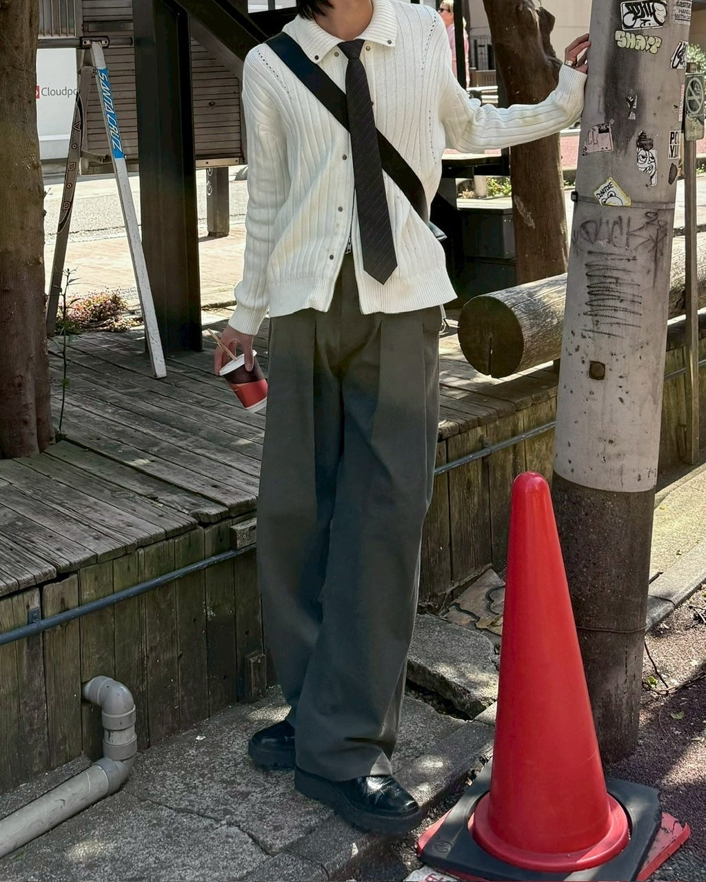 【Chikashitsu +】rivet zip up knit (2color)