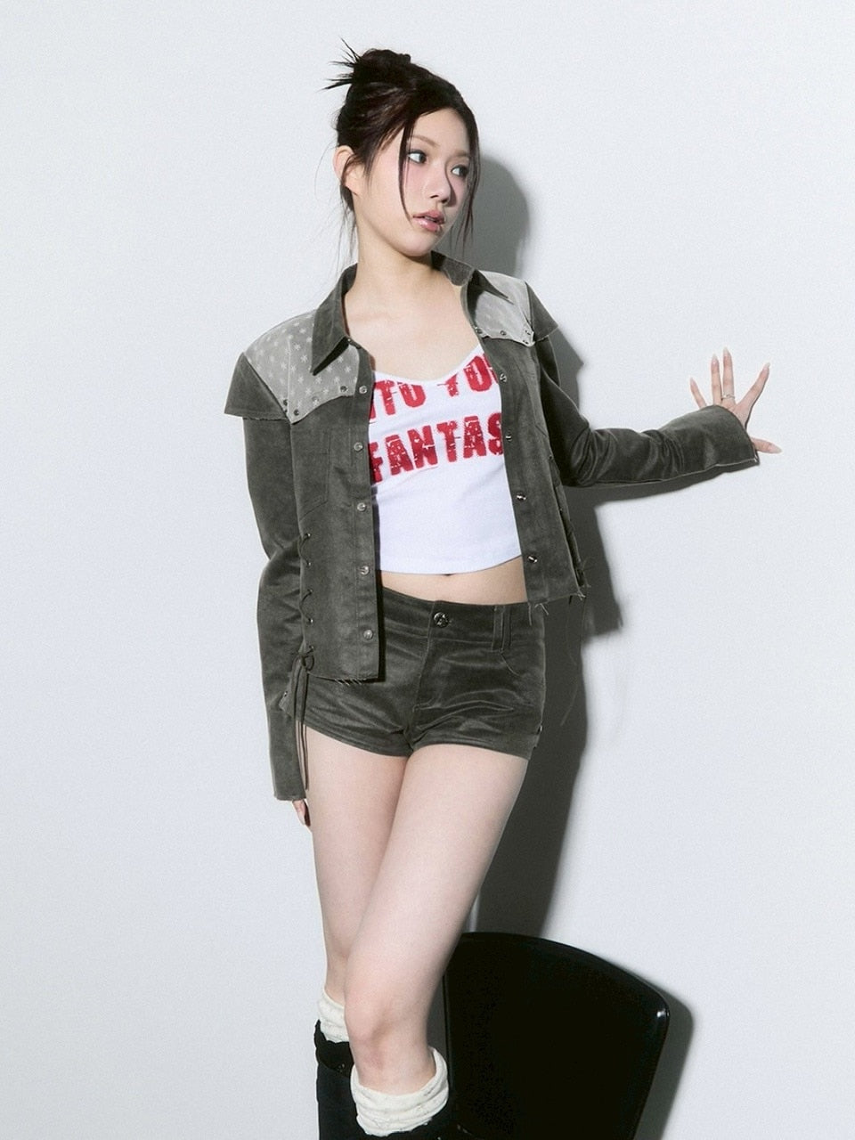 【CHERRYQUIRI】lettering crop sleevless / 【チェリーキュリー】レタリングクロップキャミソール