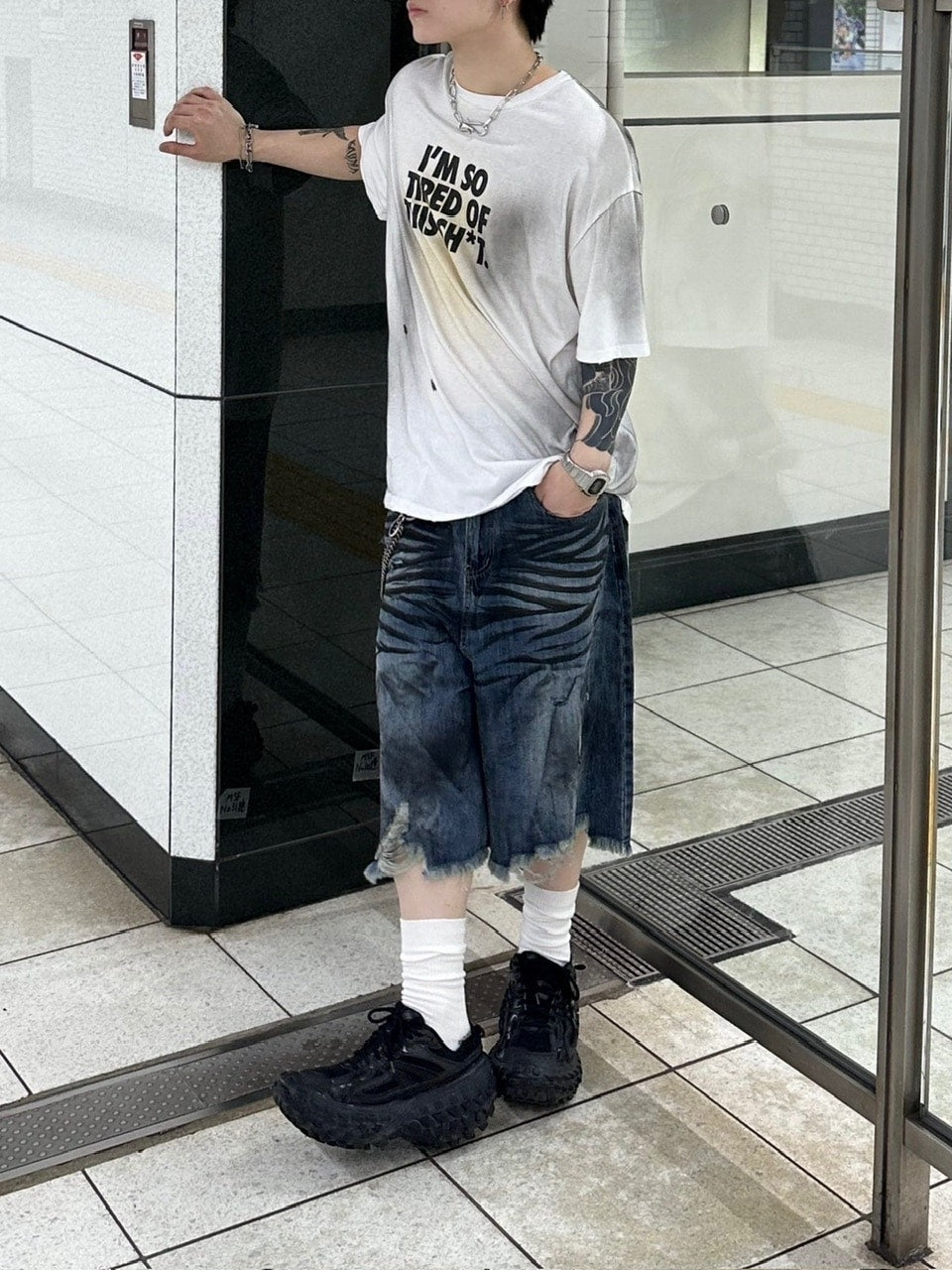 受注制【Chikashitsu +】dirty wash logo half sleeve t-shirt / 【チカシツプラス】ダーティウォッシュロゴ半袖Tシャツ (2color)