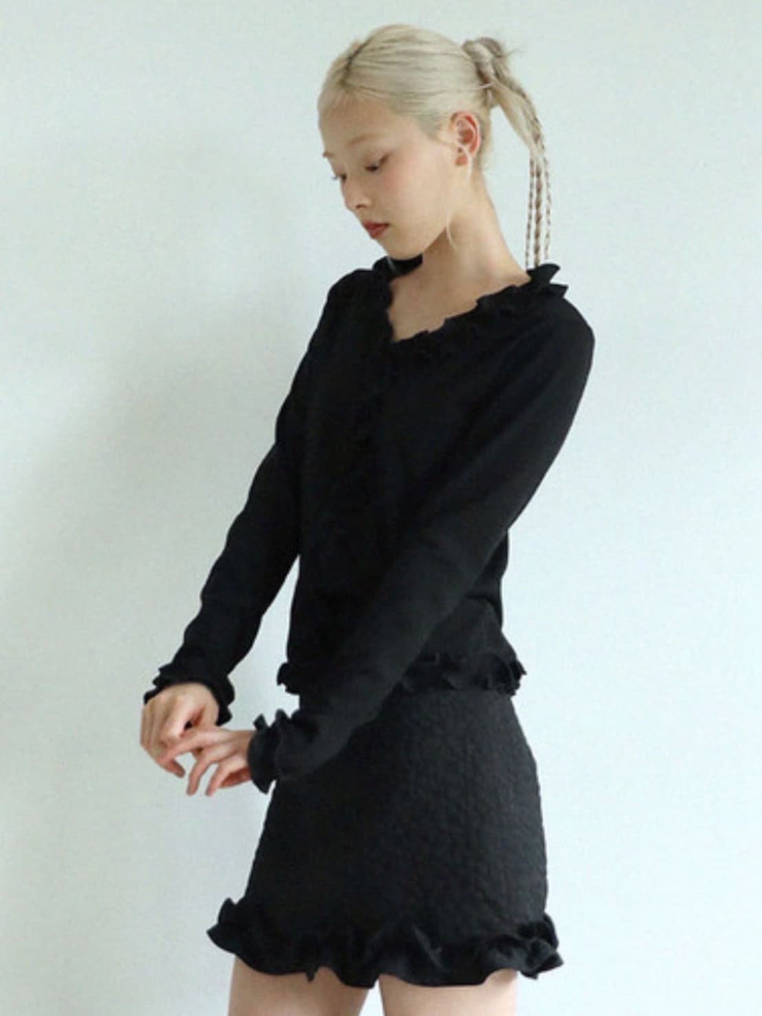 12/21 20:00 再販【Uglyshadow】RUFFLE RIBBED T-SHIRT