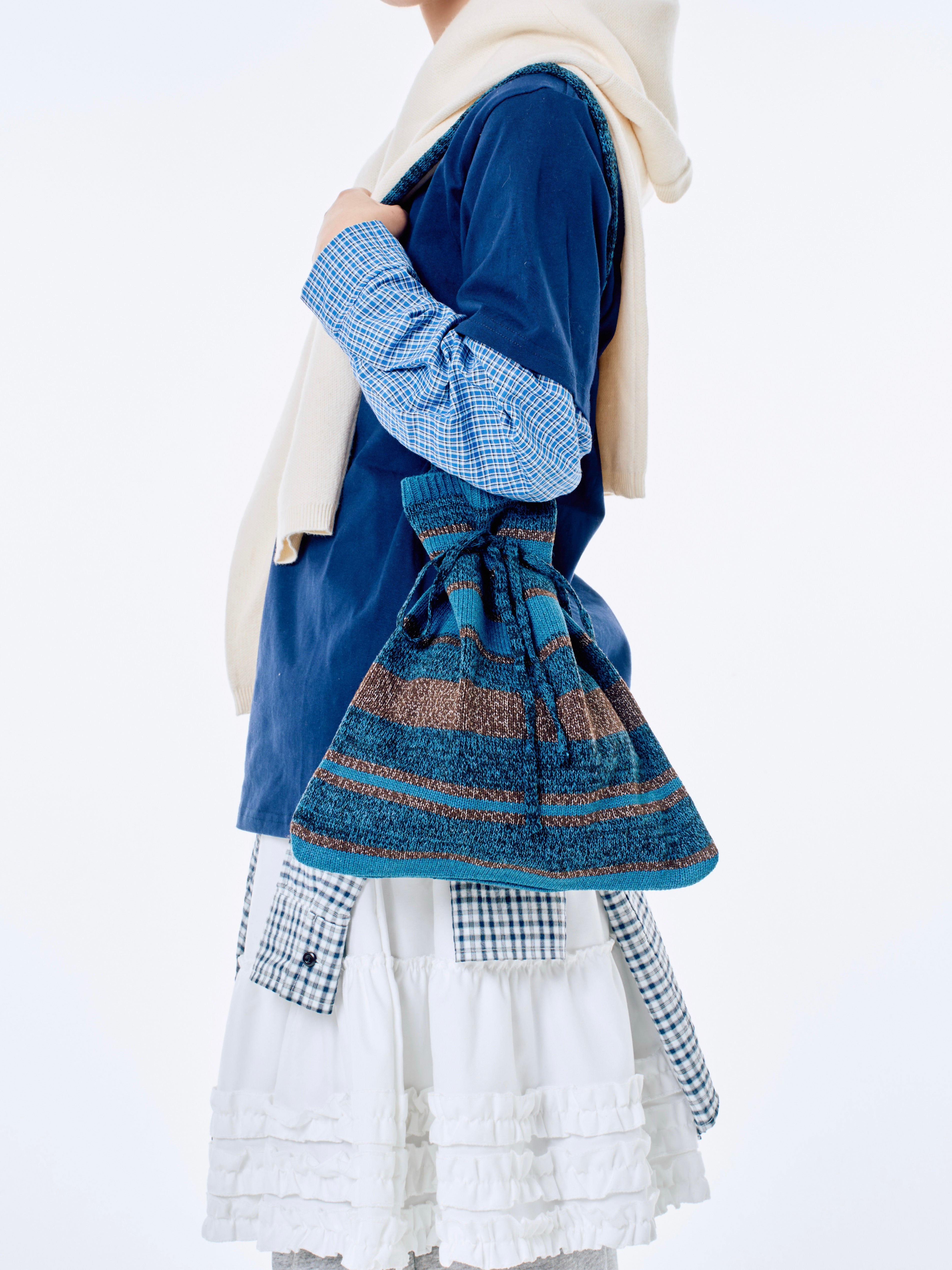 国際配送【Nerd out XU】blue knit tote bag