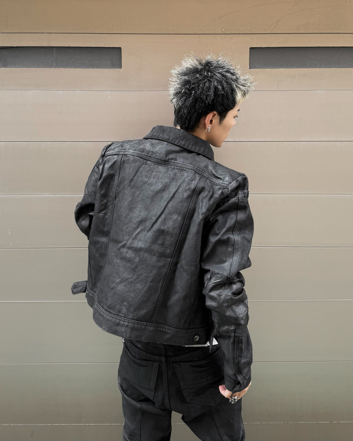 国際配送【Never mind the XU】Waxed Damage Cropped Denim Jacket