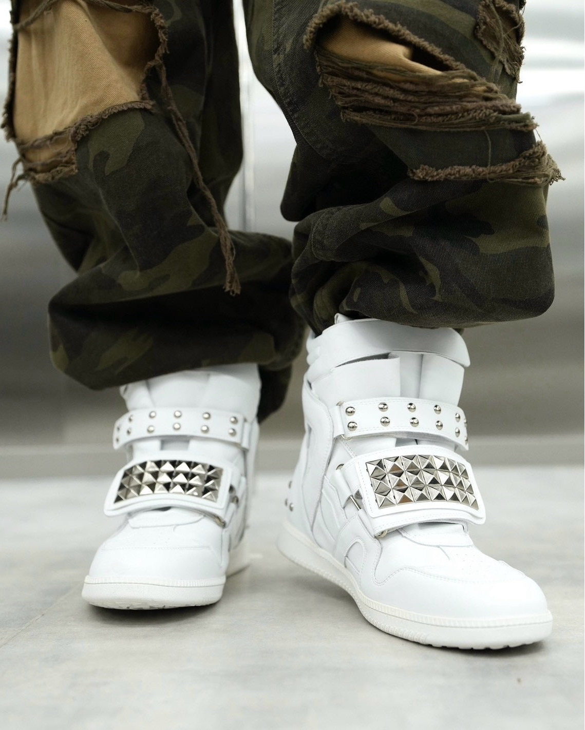 国際配送【Never mind the XU】Studs Wedge High Top Sneakers