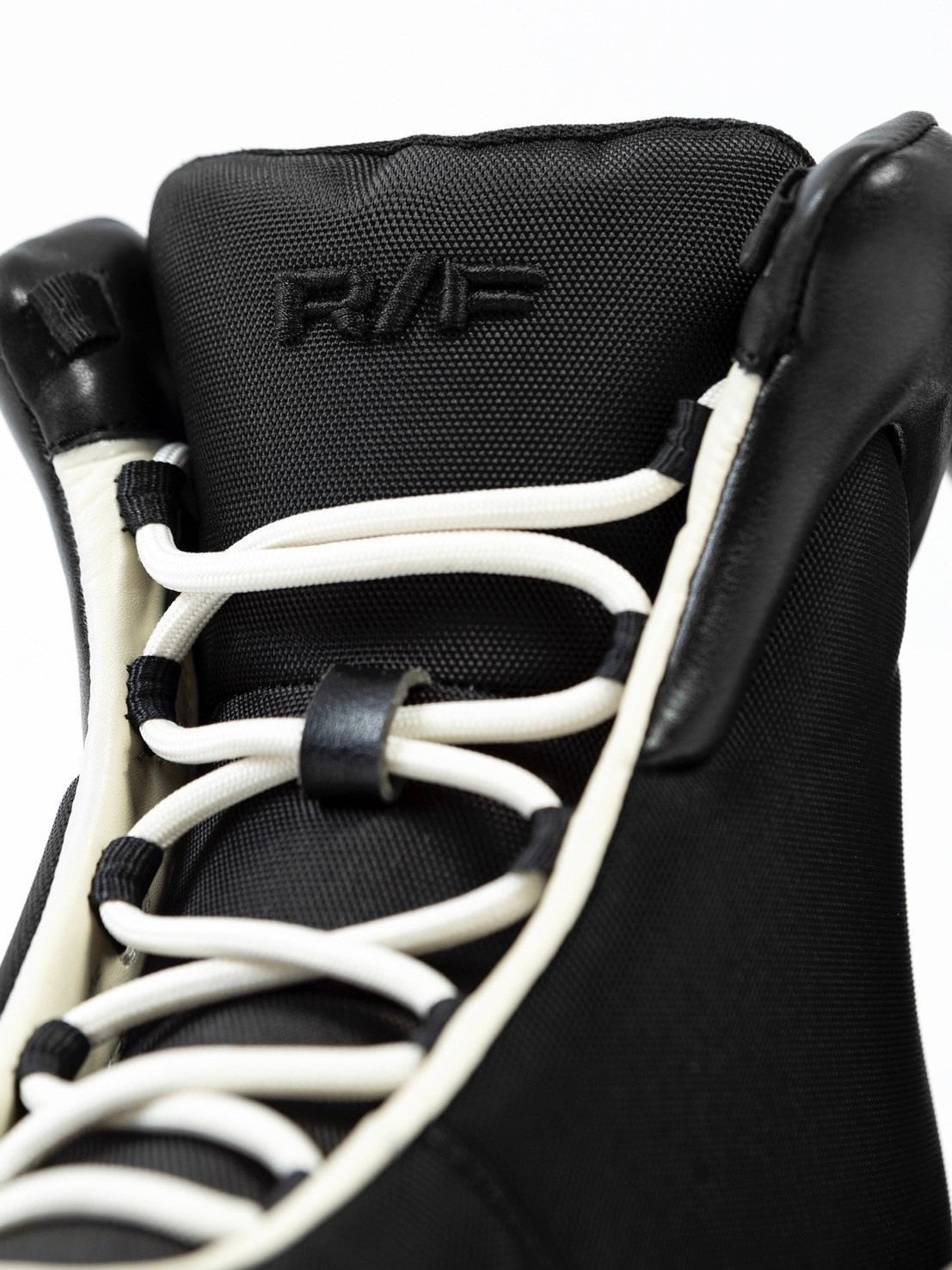 【F.V.V.O】THICK SOLED HIGH TOP BOOTS / 【フリーワールドオーダー(エフヴィーヴィーオー)】スニーカーライクミドルブーツ