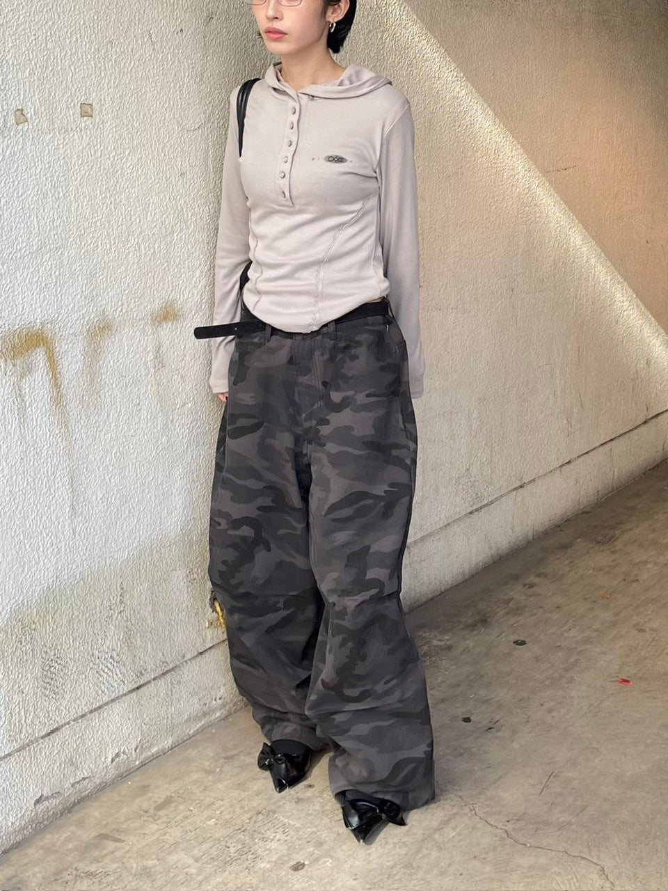 受注制【Chikashitsu +】snap button camouflage pants (2color) / 【チカシツプラス】スナップボタンカモフラージュワイドデニムパンツ