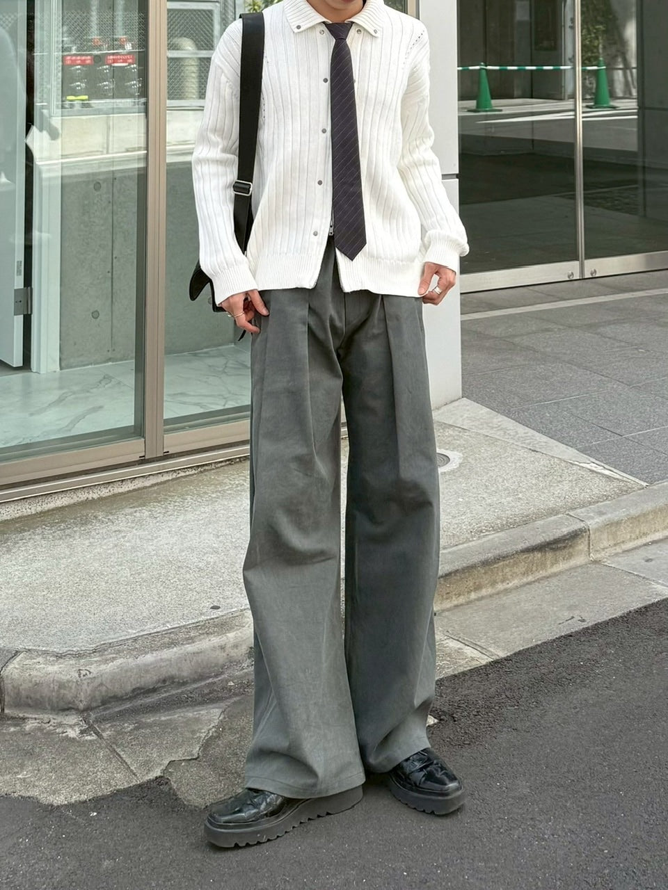 【Chikashitsu +】rivet zip up knit (2color)