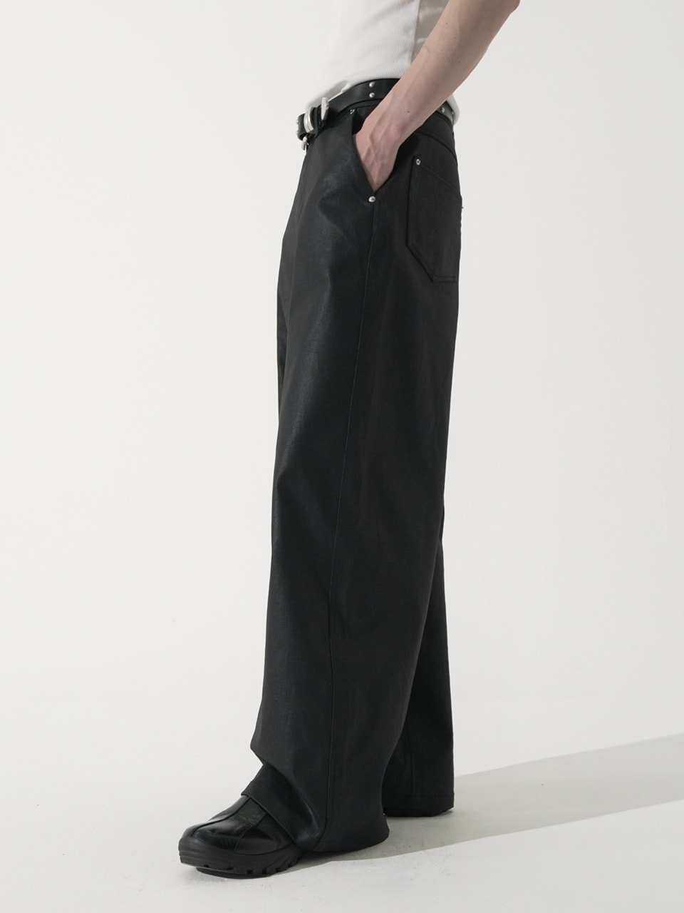 【CS】coated wide denim pants (black)